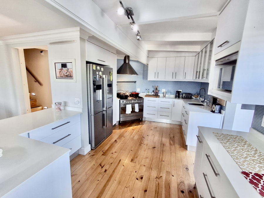 5 Bedroom Property for Sale in Grotto Bay Western Cape